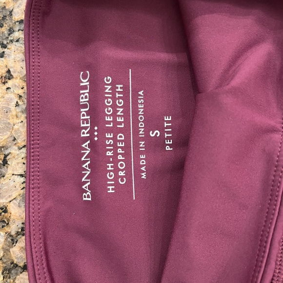 Like New Banana Republic high rise workout leggings - Picture 3 of 6
